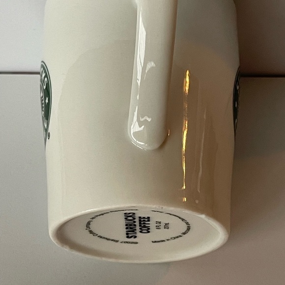 8oz Starbucks Mug Dated 2007 - Picture 4 of 7